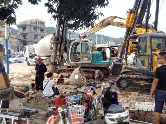 Máquina Perfuratriz de Estacas para Serviços Pesados de 50.000 Kg com Sistema Hidráulico de 32 MPa e Força Máxima de Tração de 100kN para Aplicações de Perfuração